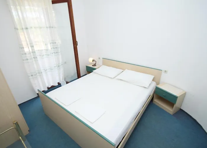 By The Sea Pag - 6272 Apartment